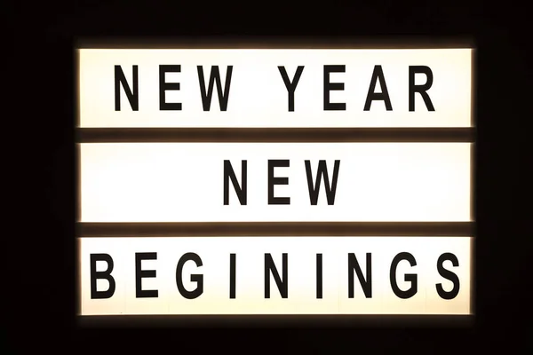 Año Nuevo Nuevo Beginigs colgando caja de luz — Foto de Stock