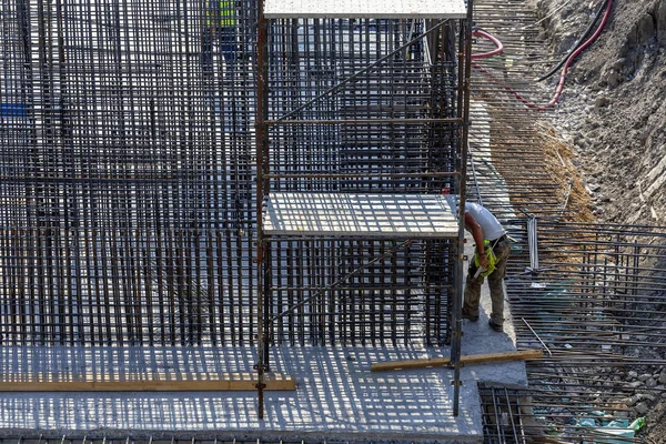 Reforzadores de barras de acero en obra — Foto de Stock