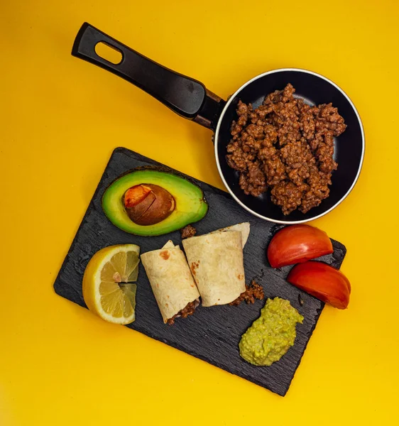 Мексиканская Продовольствие Буррито Гуакамоль — стоковое фото