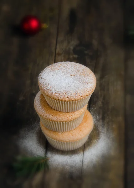 Hausgemachte Muffins zu Weihnachten — Stockfoto