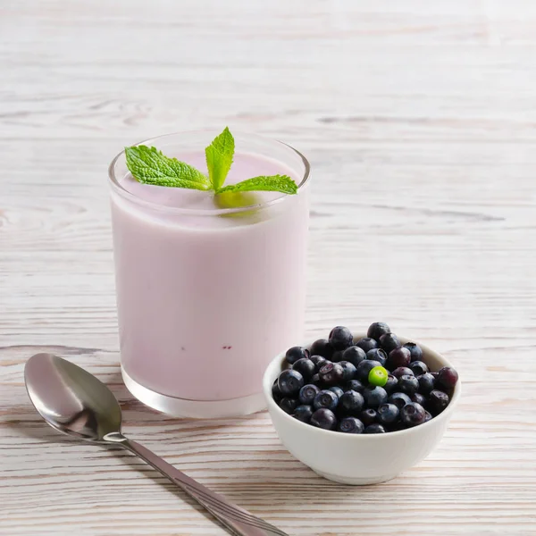 Hemgjord blåbär yoghurt — Stockfoto