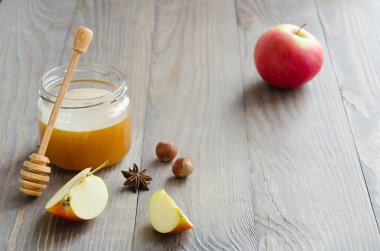 Tatlım, tatlım sopa, fındık ve Kırmızı elma kavanoz