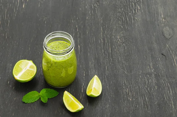 Yeşil ev yapımı tatlılar