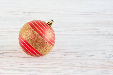 bir kırmızı Noel top