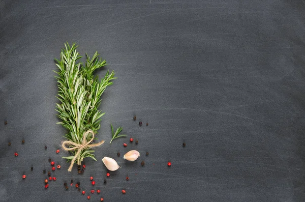 Biberiye sarımsak ve baharat tebeşir yönetim kurulu ile demet