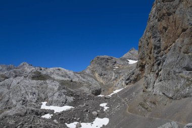 Picos de Europa, İspanya; Ağustos 04, 2015. Picos de Europa Ulusal Parkı, Asturias, Leon ve Cantabria illeri arasında, Cantabrian Dağları 'nda yer almaktadır..