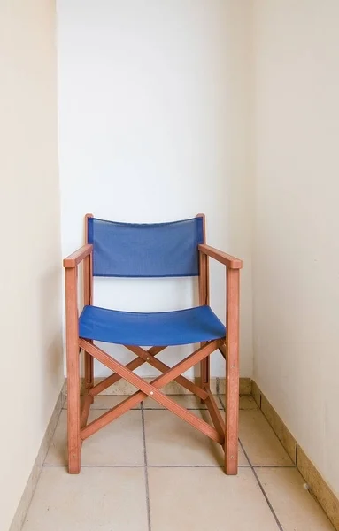 Синьо-коричневий стілець директорів — стокове фото