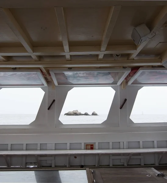 Vista da janela a bordo do ferry — Fotografia de Stock
