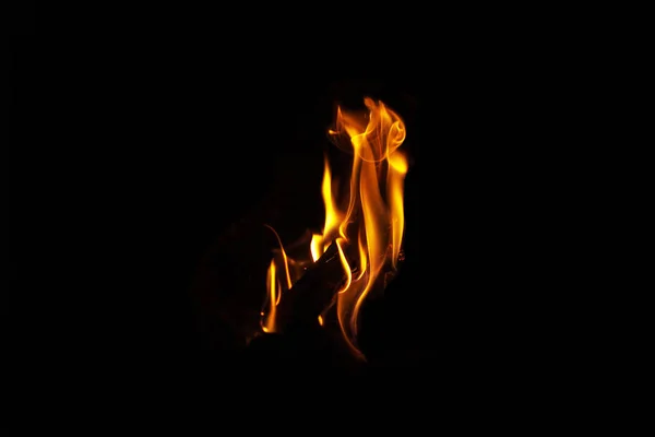 Płomienie w ciemności — Zdjęcie stockowe