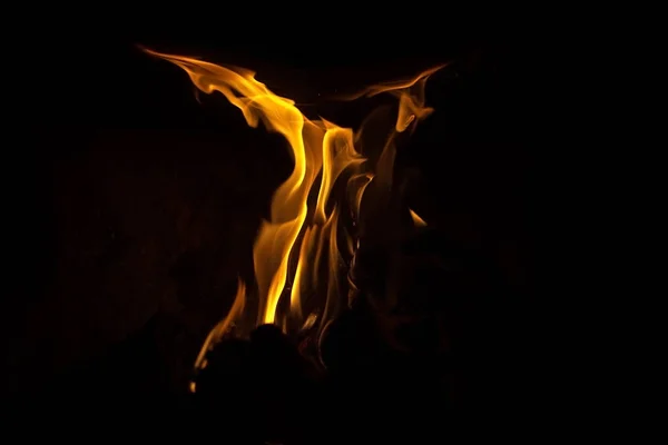 Φλόγες στο σκοτάδι — Φωτογραφία Αρχείου