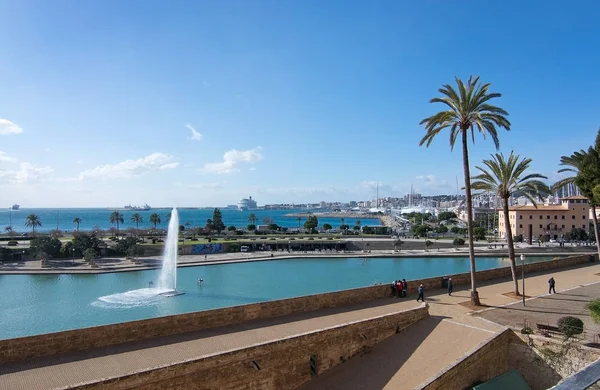 Parc de la Mar and fountain — Stock Photo, Image