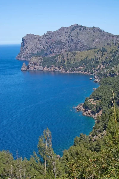 Deniz manzarası dağ manzaralı Mallorca — Stok fotoğraf