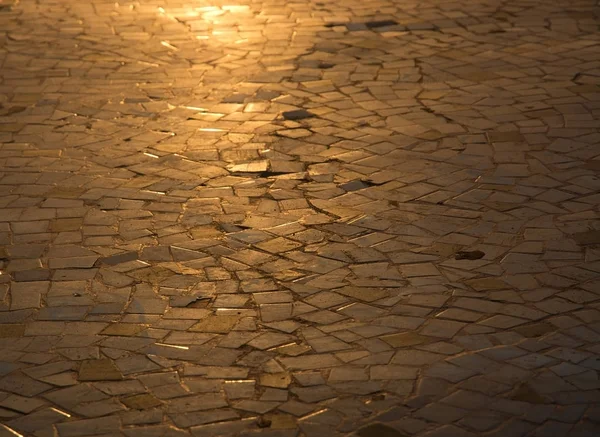 Золота сонячна мозаїка або фон з бруківки — стокове фото