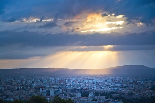 Schöner Sonnenaufgang über Palma — Stockfoto