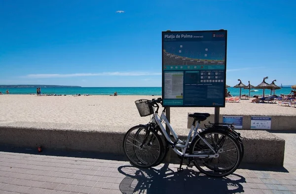 Zaparkowane rowery Playa de Palma — Zdjęcie stockowe