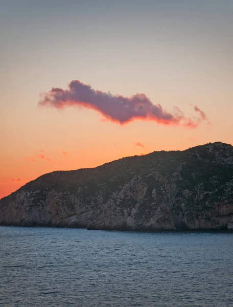 Paisagem Costeira Com Céu Vermelho Nuvens Maiorca Ilhas Baleares Espanha — Fotografia de Stock