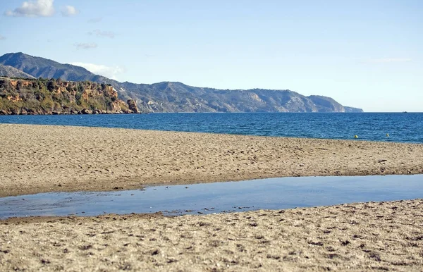 Praia de areia Burriana e oceano azul — Fotografia de Stock