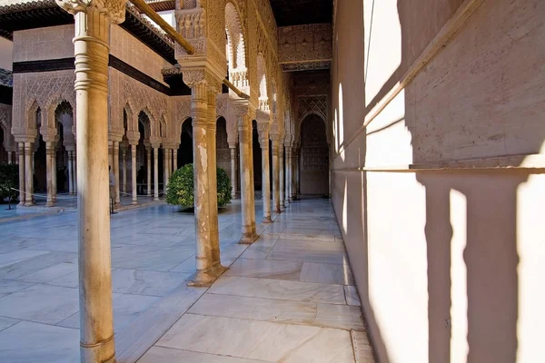 Alhambra interior details — Stock Photo, Image