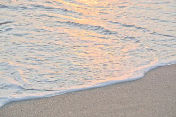 Gouden zonsondergang en Oceaan horizon — Stockfoto