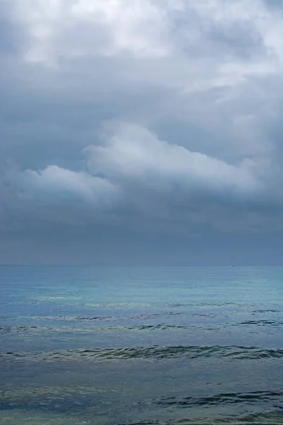 Horizonte oceânico tranquilo — Fotografia de Stock