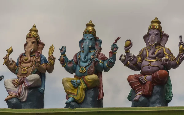インドの神ガネシュの彫刻 幸運と繁栄の神 — ストック写真