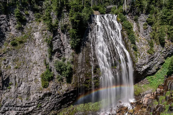 Narada Falls Národním Parku Mount Rainier Dně Vodopádů Vytvořila Duha — Stock fotografie