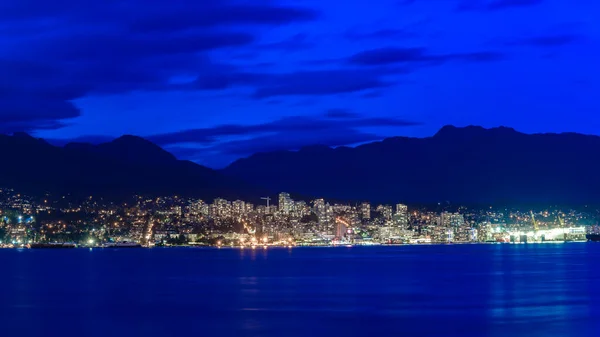 Una Vista North Vancouver Notte Dall Altra Parte Dell Acqua — Foto Stock
