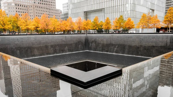 Monumento World Trade Center Del Septiembre Bajo Manhattan Otoño Con Fotos De Stock Sin Royalties Gratis