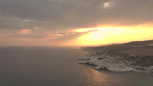 Siprus indah matahari terbenam di musim panas — Stok Video
