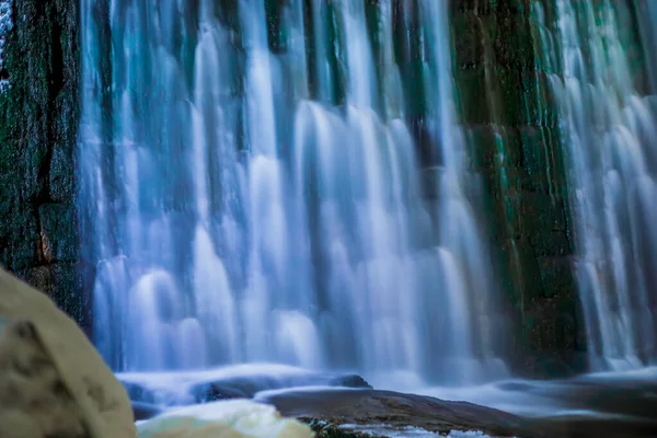 Cachoeira Selvagem Com Borrão Bonito Água Macia — Fotografia de Stock