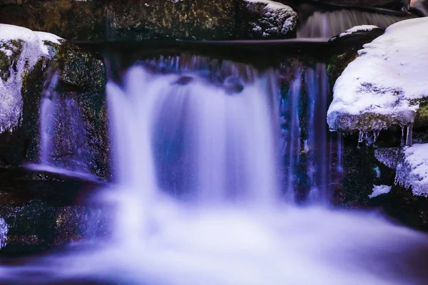 Wilder Wasserfall Mit Schöner Unschärfe Und Weichem Wasser — Stockfoto