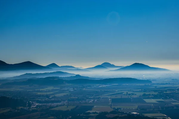 Euganean tepeleri ve sisi