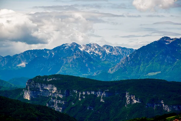 Neige Printemps Fond Sur Les Sommets Des Alpes Vicence Vénétie — Photo