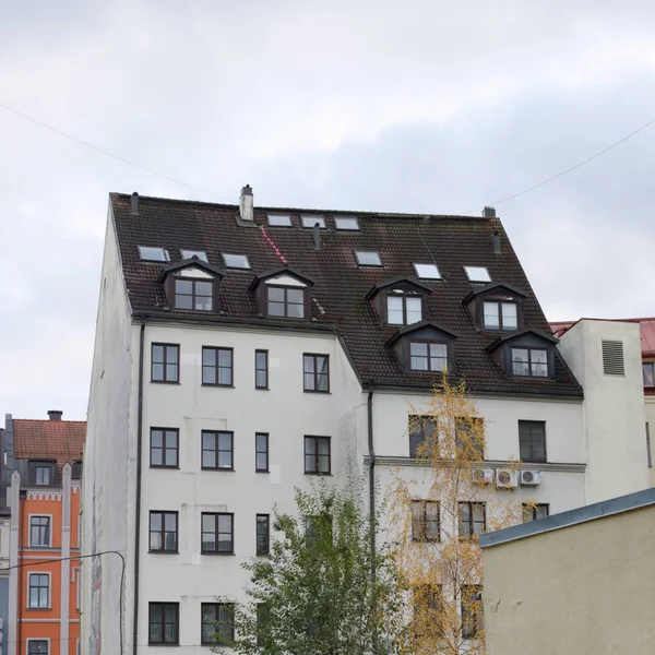 Riga Letonya Kasım 2019 Şehrin Merkezinde Ortaçağ Tarzı Bir Apartman — Stok fotoğraf