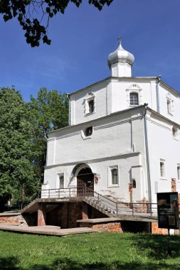 Veliky Novgorod, Rusya, Mayıs 2018. Eski bir Ortodoks kilisesi restore ediliyor..