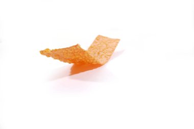 Beyaz arka planda izole edilmiş baharatlı kalamar. (Kırpma Yolu ile).