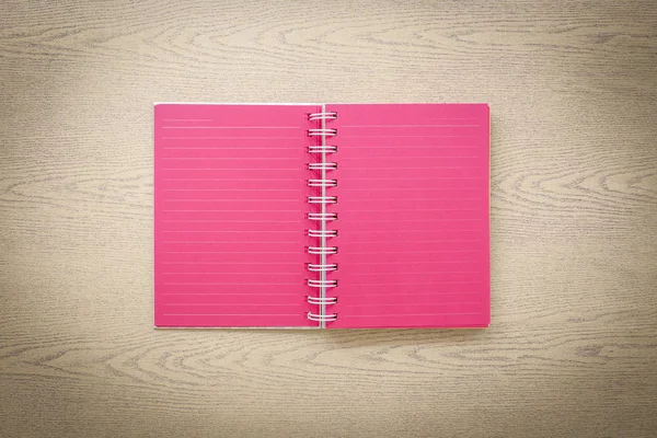 Retro rood open notitieboek. — Stockfoto