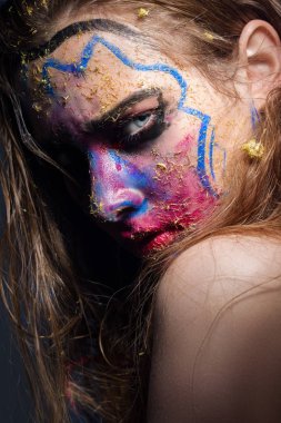 vahşi renkli Amazon