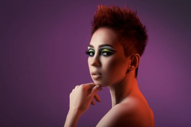 huysuz ve parlak kız