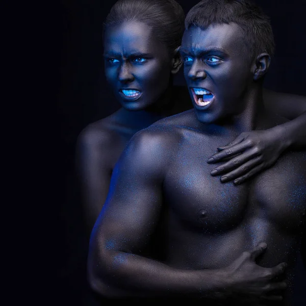 Siyah ve vahşi insanlar — Stok fotoğraf