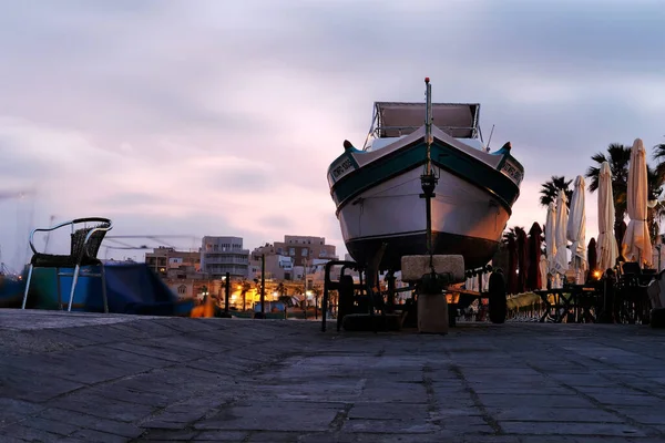 Marsaxlokk Malta 2020 Hafen Traditionellen Maltesischen Fischerdorf Mit Boot — Stockfoto