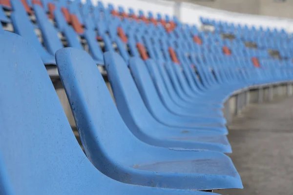 Sitzplätze Stadion Hintergrund Zuschauertribünen Stuhlreihen Einem Freiluftstadion Zuschauerplätze — Stockfoto