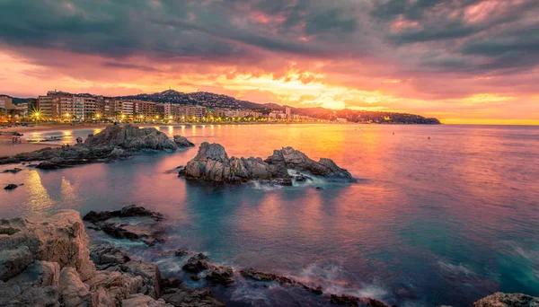 Salida del sol sobre Lloret de mar, España, Costa brava —  Fotos de Stock