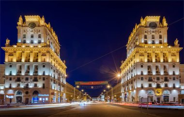 Kirova Caddesi'ndeki tarihi binalar