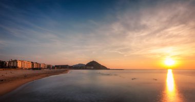 günbatımı zuriola beach üzerinde 