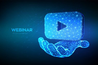 Giyin. Elimizdeki soyut Low Polygonal giyim ya da video simgesi. İnternet konferansı. Web tabanlı seminer. Mesafe öğrenme. E-öğrenme işi teknolojisi sembolü. Vektör illüstrasyonu