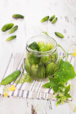 Turşu. Korunmuş salatalık.