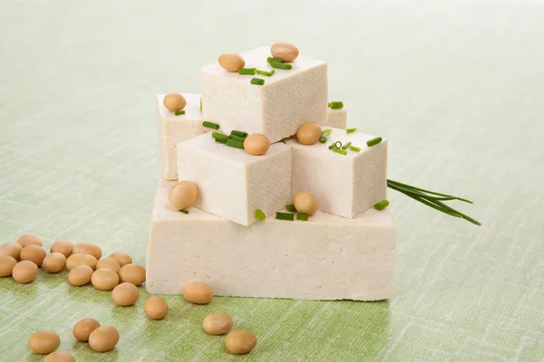 Tofu and soybeans. — Stock Photo, Image