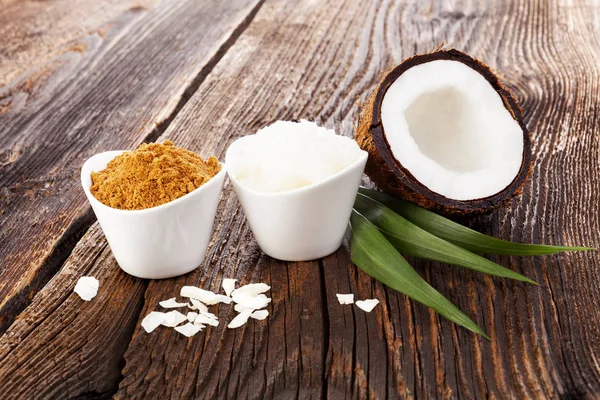 Coconut sugar and coconut oil. — Stock Photo, Image
