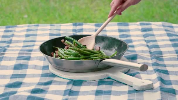 Judías verdes. Picnic de verano — Vídeos de Stock